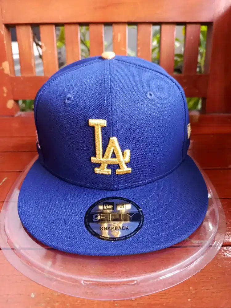 Topi New era LA DODGERS WORLD SERIES size OSFM/setelan Logo GOLD