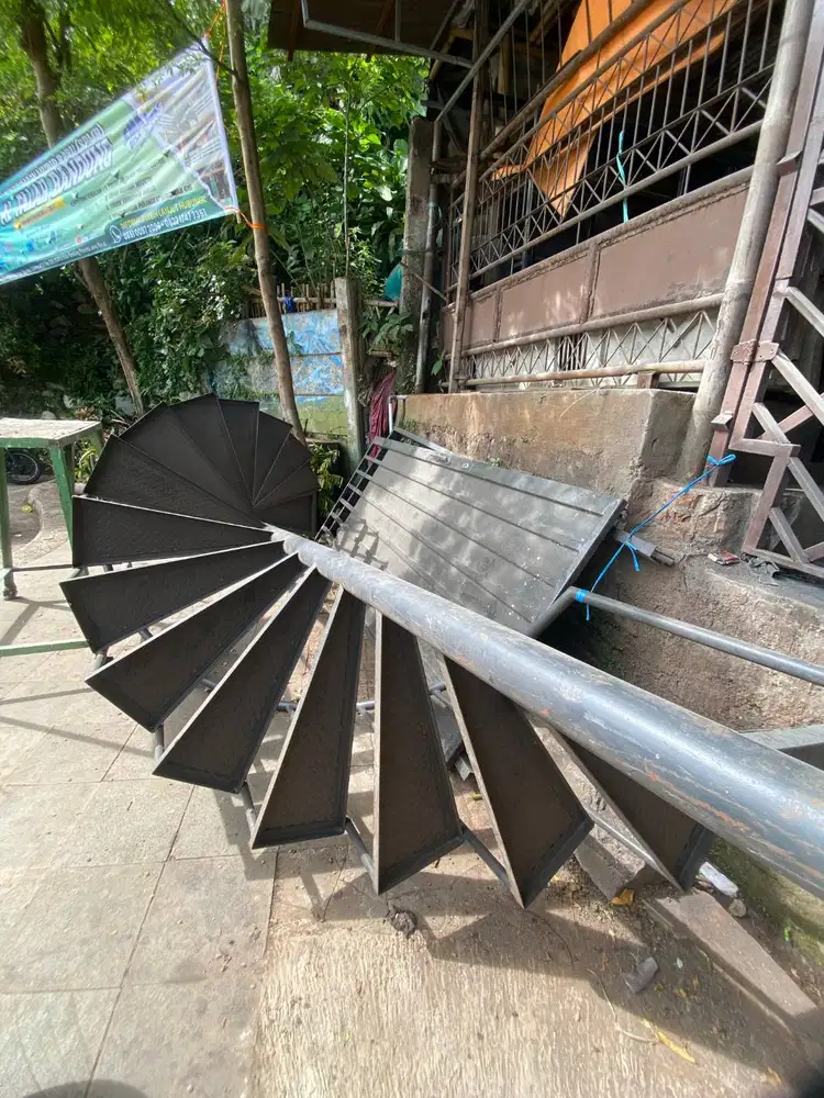 Tangga besi putar siap pakai / tangga spiral