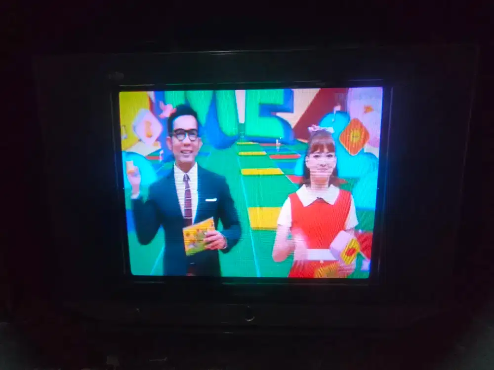 Tv tabung polytron