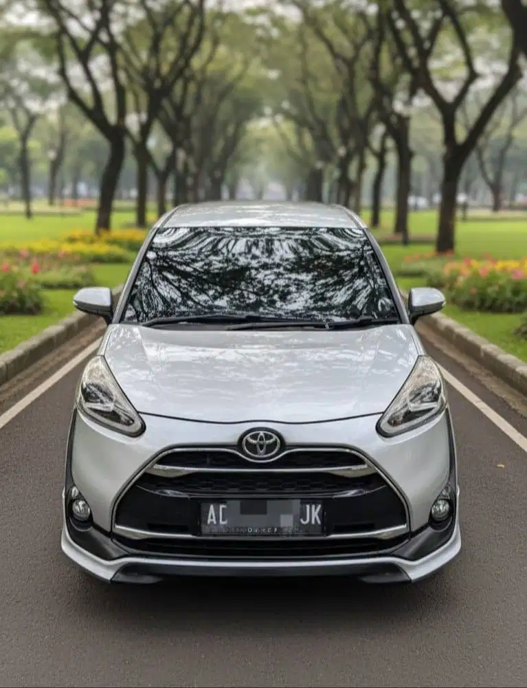 Sienta Q 1.5 AT (CVT), Electric Sliding Door (Kanan & Kiri)