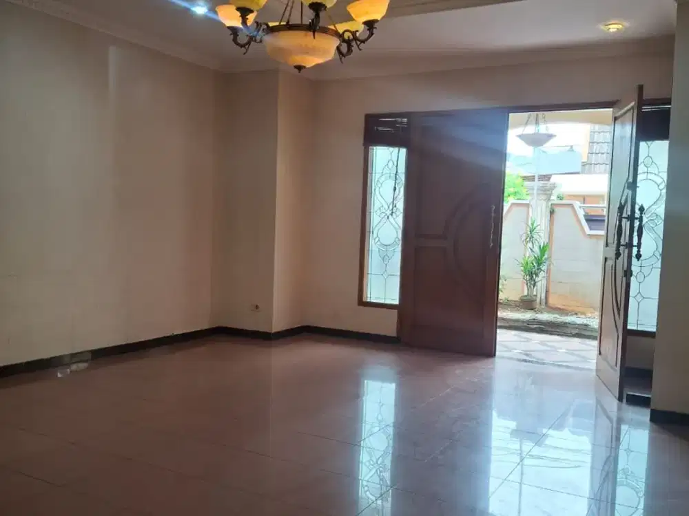 Turun Harga Drastis! Rumah Hoek Kelapa Molek Bangunan 2 Lantai Luas Tanah 230M2– Akses Jalan 3 Mobil