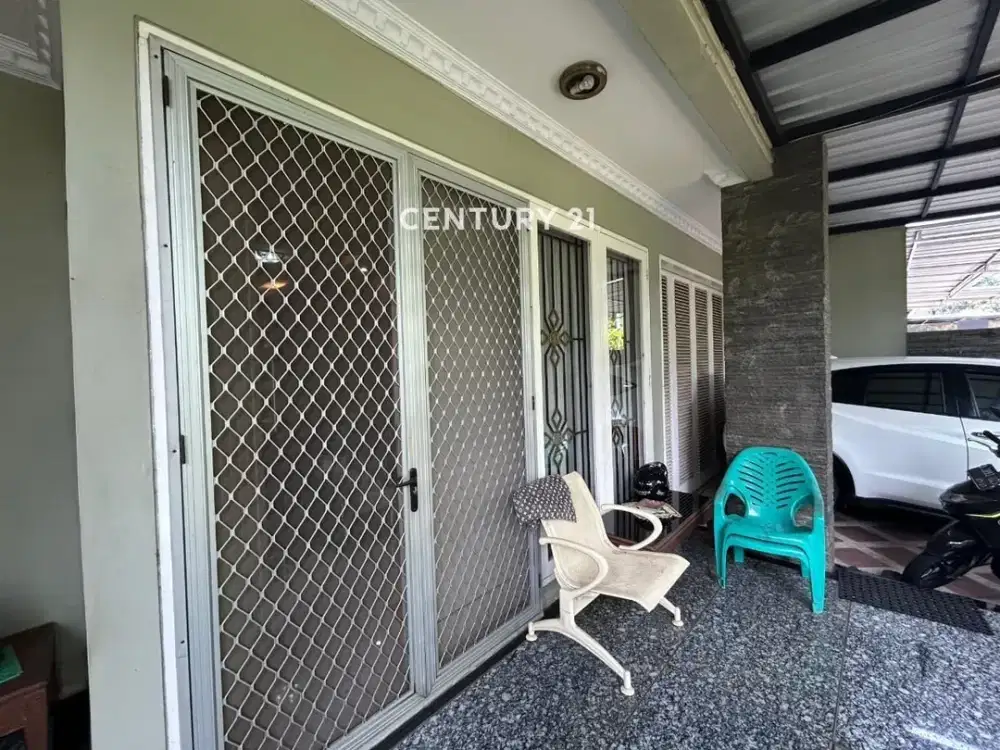 Rumah 2 Lantai Bagus Akses Mudah Dekat Fasilitas Umum di Metland Menteng Jakarta Timur