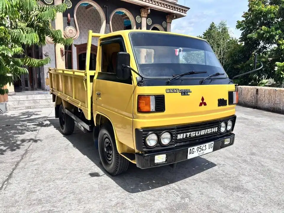 1997 Mitsubishi truck engkel 3.3 Plat AG heru mobil bekas sekoto