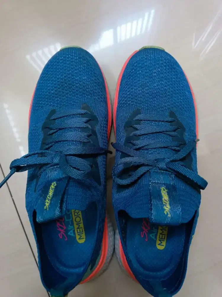 Sepatu cewek Sketcher