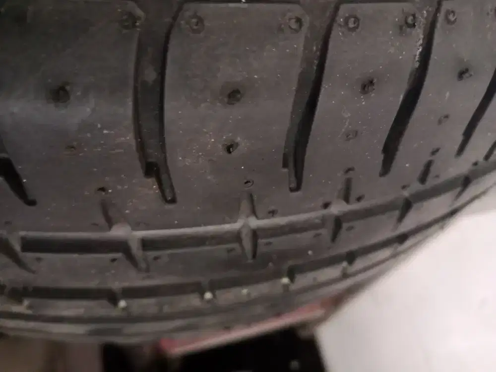 ban 215 40 18 bekas istimewa