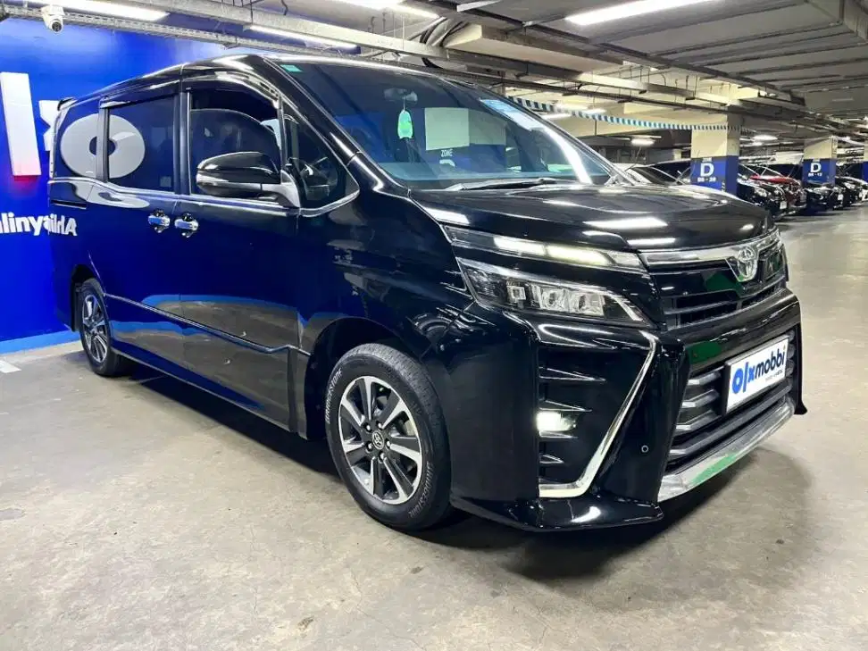 DP RENDAH - Toyota Voxy 2.0 Bensin-AT 2020 SERX