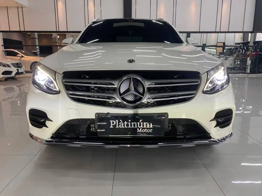 MERCEDES BENZ GLC 200 AT