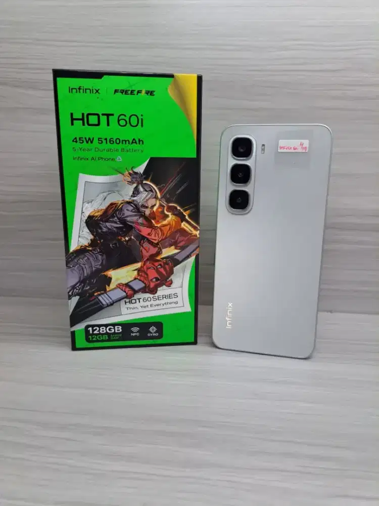 Second Infinix Hot 60i ram 6/128GB Silver pemakaian Bentar!!