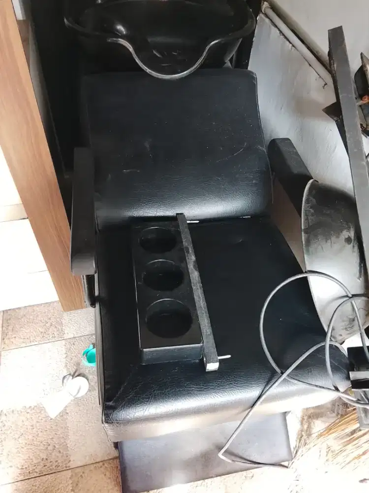 Washbak tempat cuci rambut