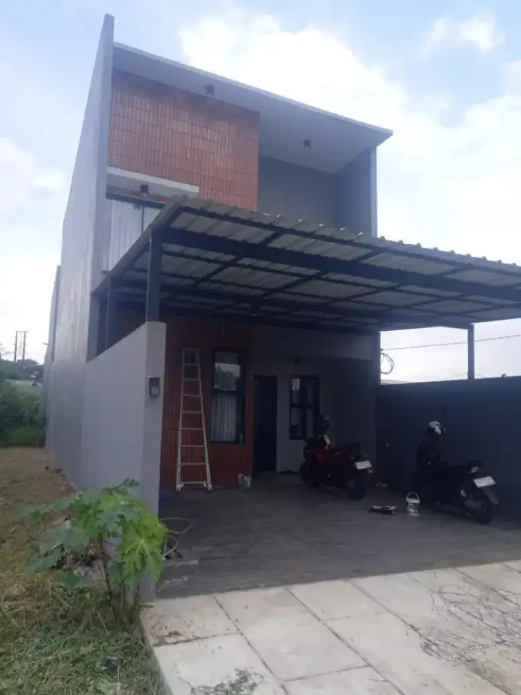 Tukang dan perbaikan atap bocor