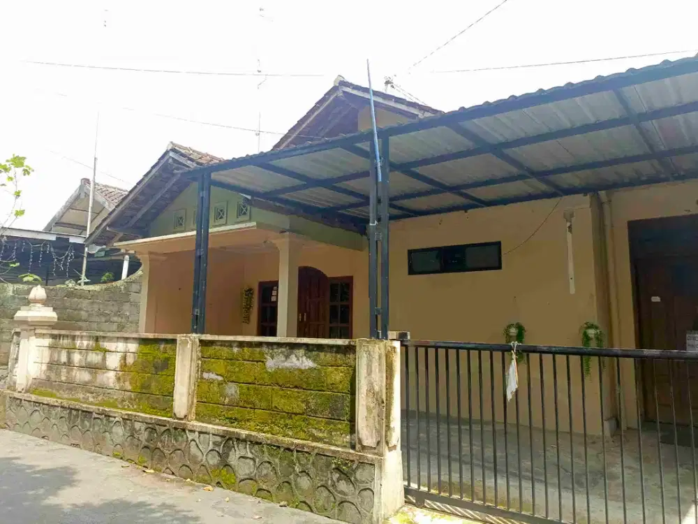 RUMAH DI KONTRAKN JLN  PALAGAN DEKAT HOTEL HYATT