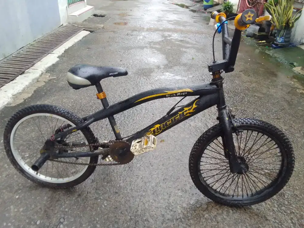Sepeda BMX UK. 20 torpedo