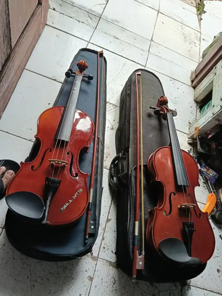 Alat gesek Violin 4/4