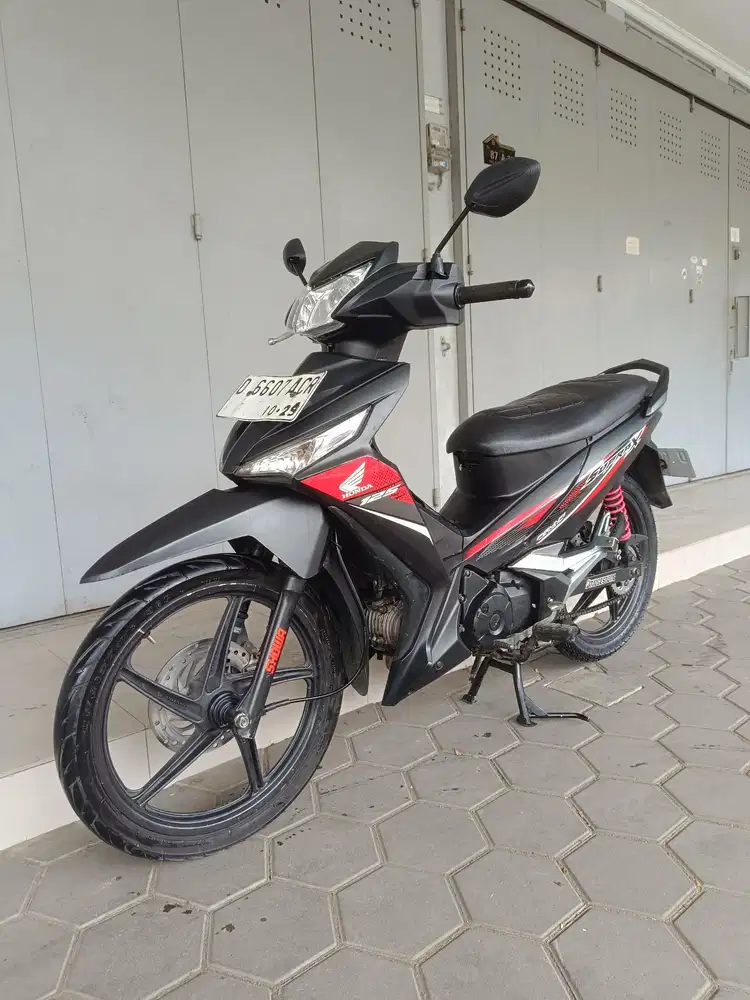 Honda supra x 125 fi 2019 mulus antik