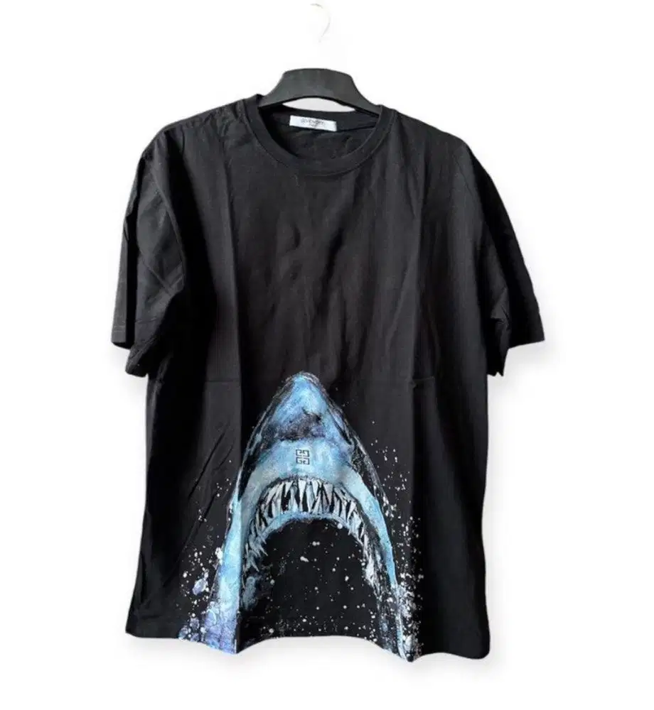 Kaos Tshirt preloved bal hitam xl-xxl(72x57) hiu Givenchy