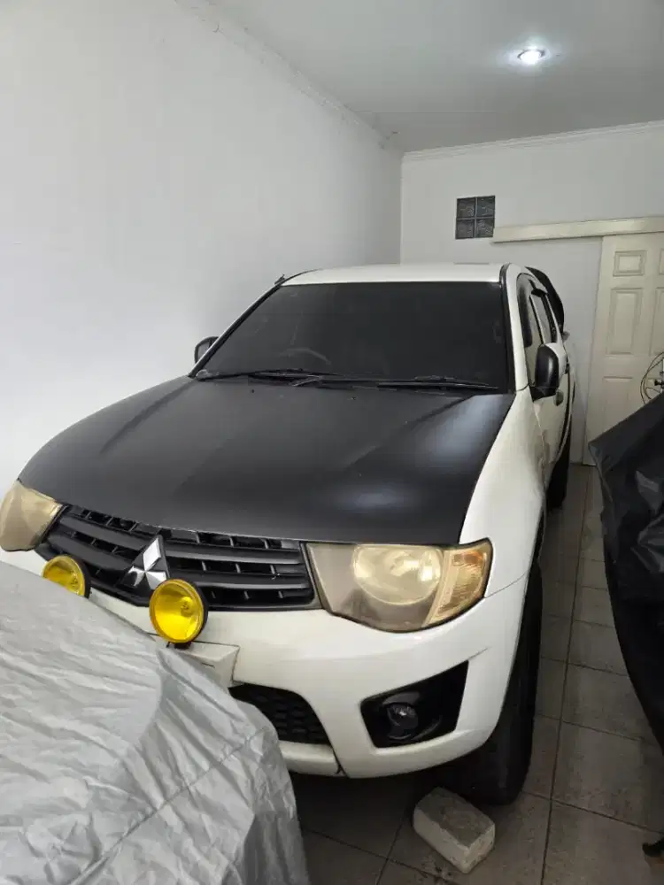 Dijual mobil simpanan double cabin strada Triton HDX tahun 2014