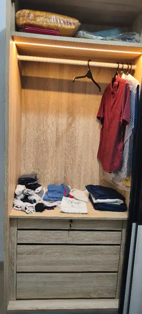 Dijual cepat lemari pakaian Cellinj