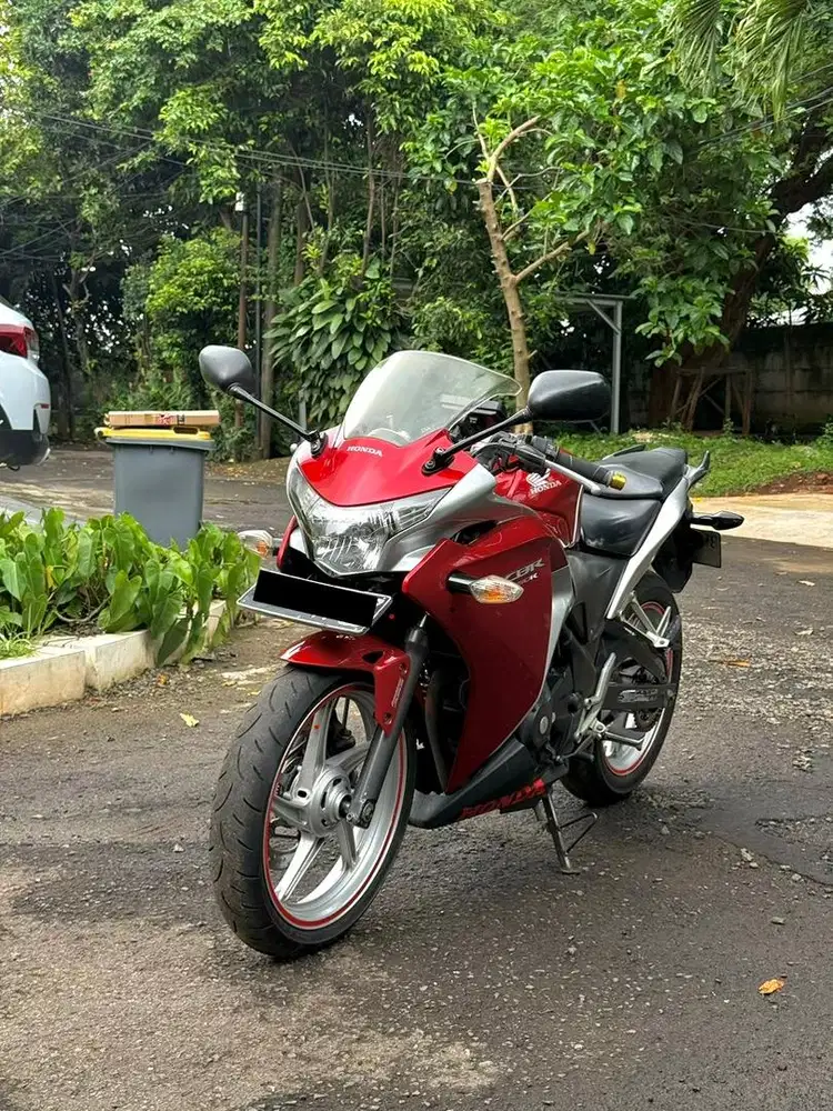 Sport-Touring CBR250r ABS CBU Thailand lengkap
