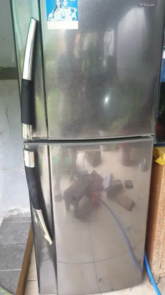 Dijual kulkas SHARP 2 pintu
