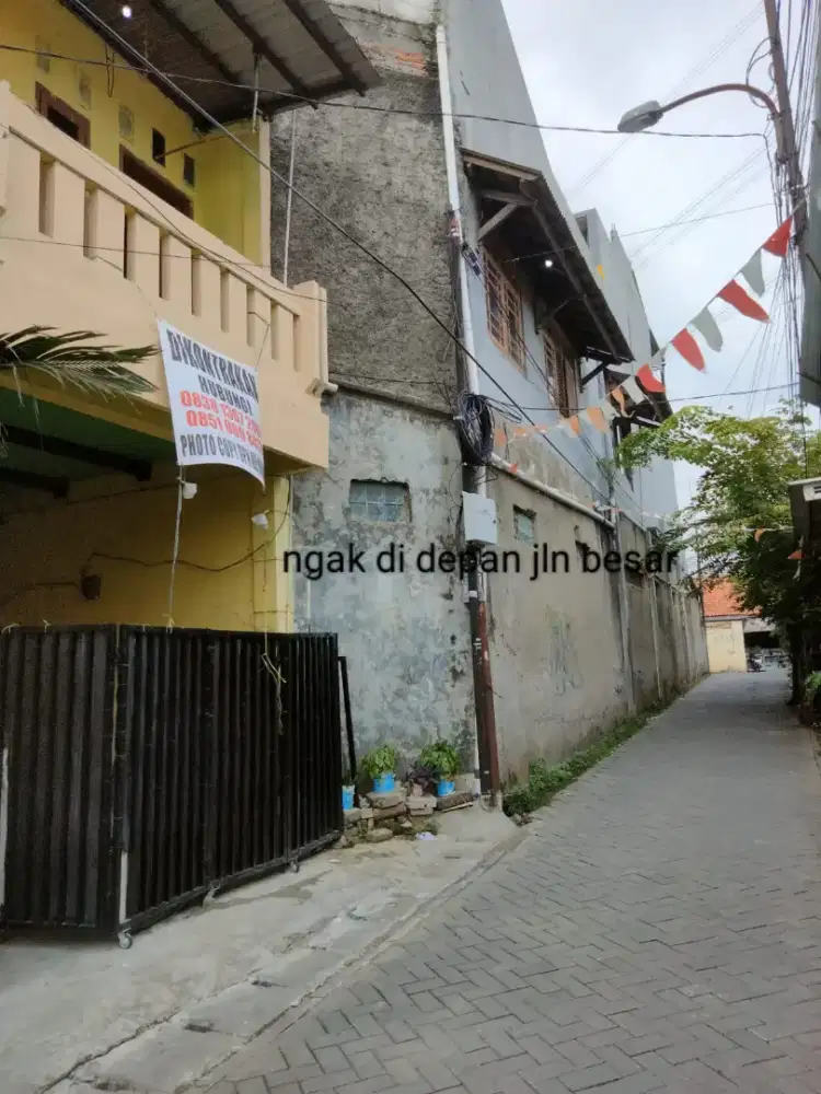 Di sewakan per tahun rumah  d pondok pucung gang giri indah