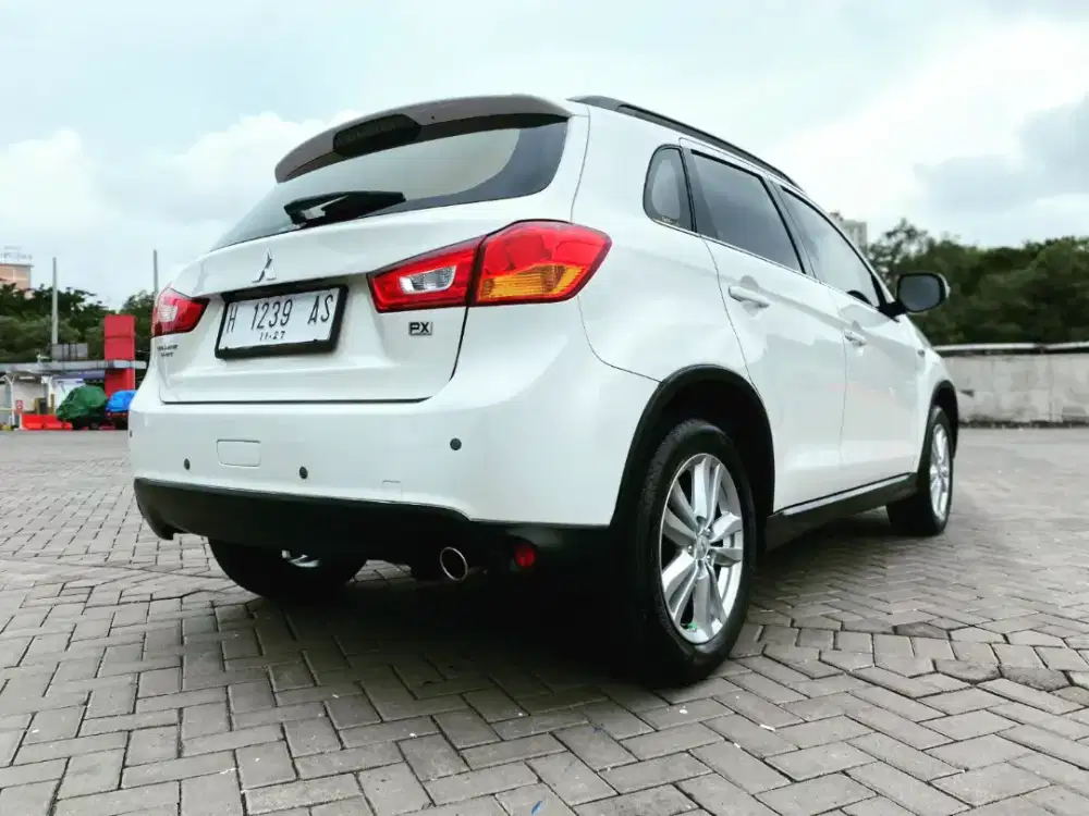 Outlander PX Facelift Putih