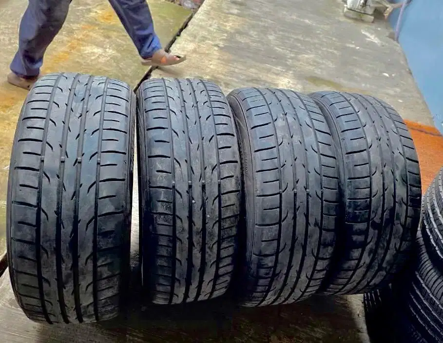 4 Ban Dunlop Direzza DZ102 - 225/50 & 235/50 R18 - Like New!