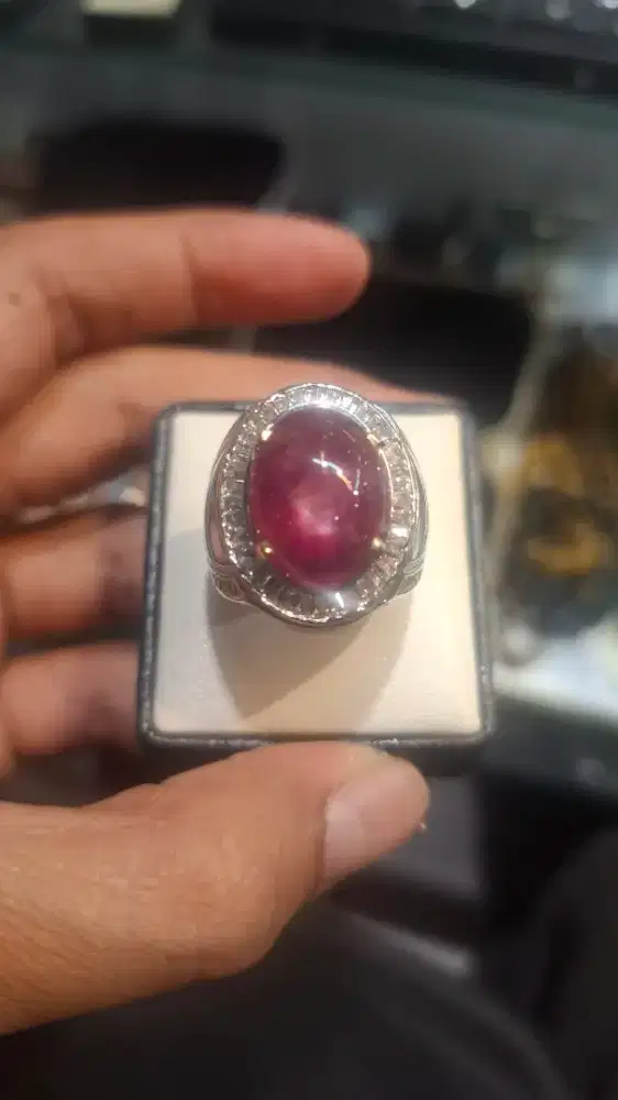 Batu Permata Ruby Tanzania