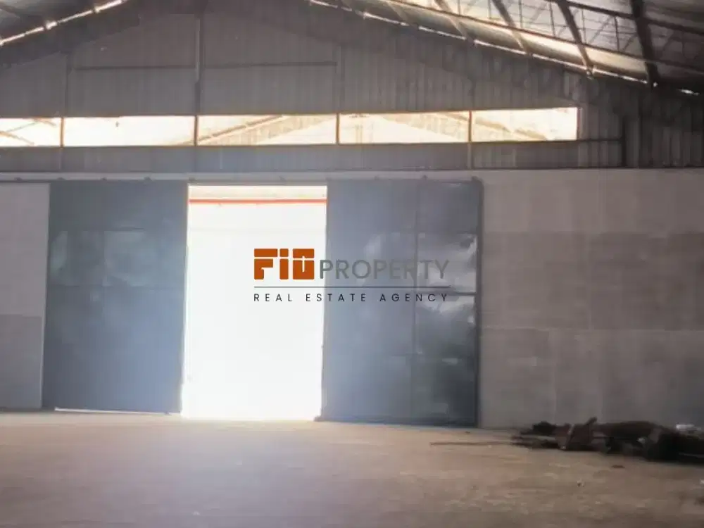 DI SEWAKAN GUDANG SIAP PAKAI