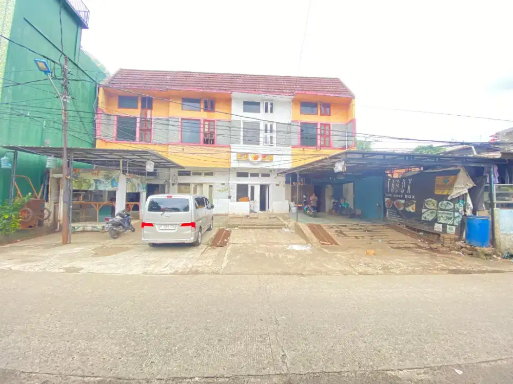 Disewakan ruko 3 lantai 50 meter dari jalan raya