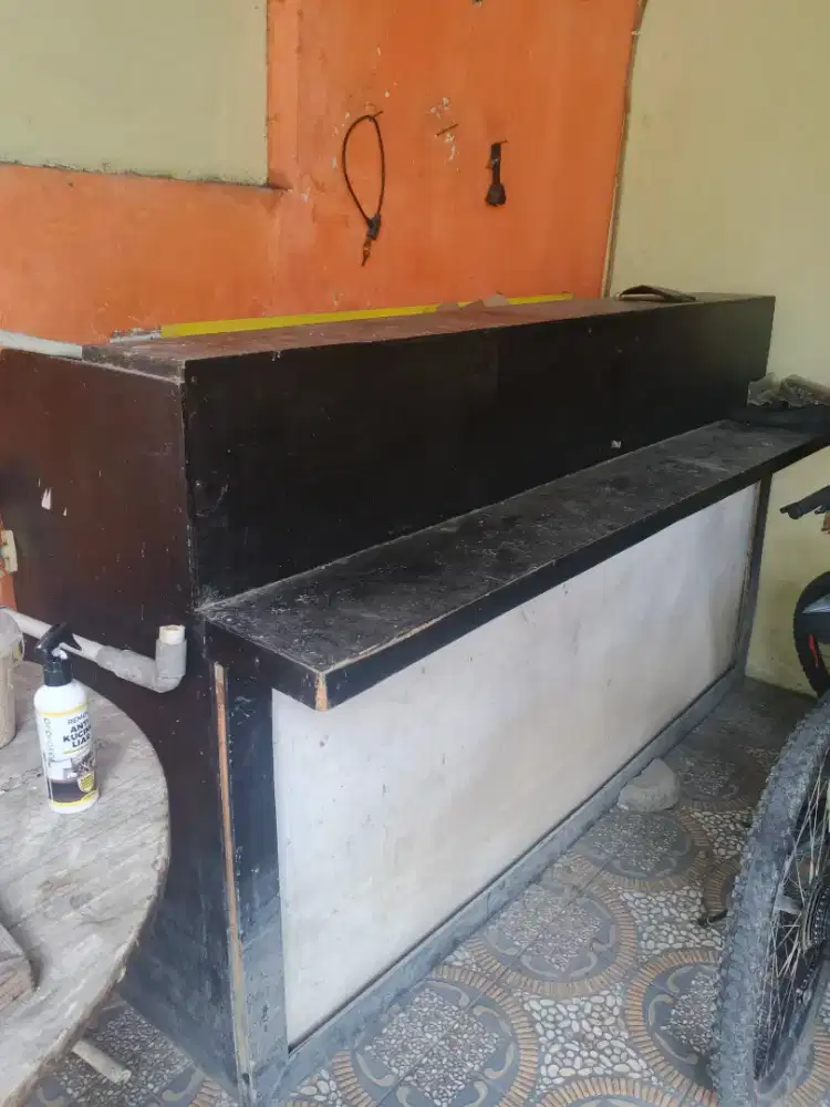 Dijual aja meja Bekas usaha