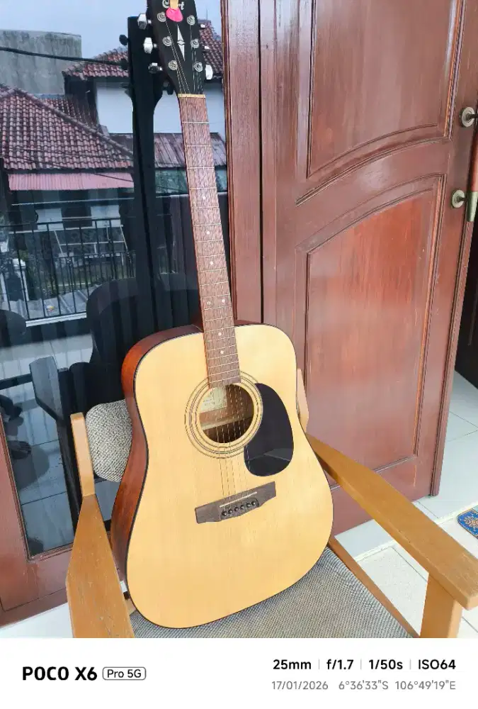gitar cort ad 810 OP kondisi bagus
