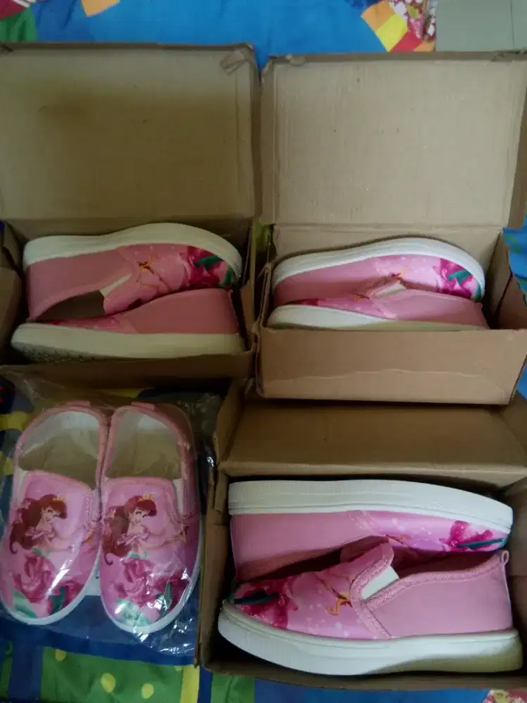 New sepatu balita size 28,30,32,33 anak perempuan,harga perpasang