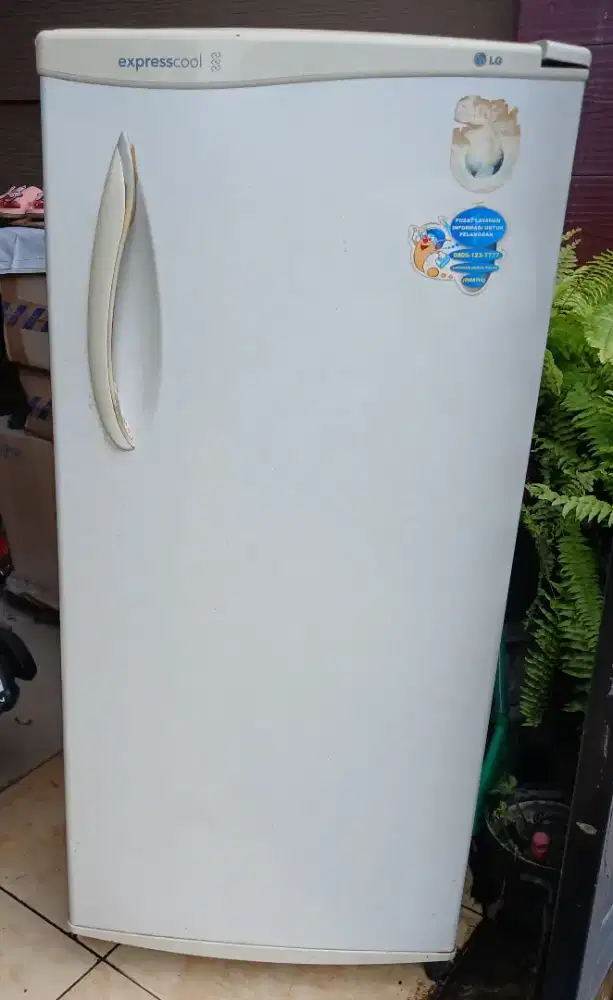 Kulkas 1 pintu LG Nornal Dingin Beku body mulus tdk ada karat lkp rak2