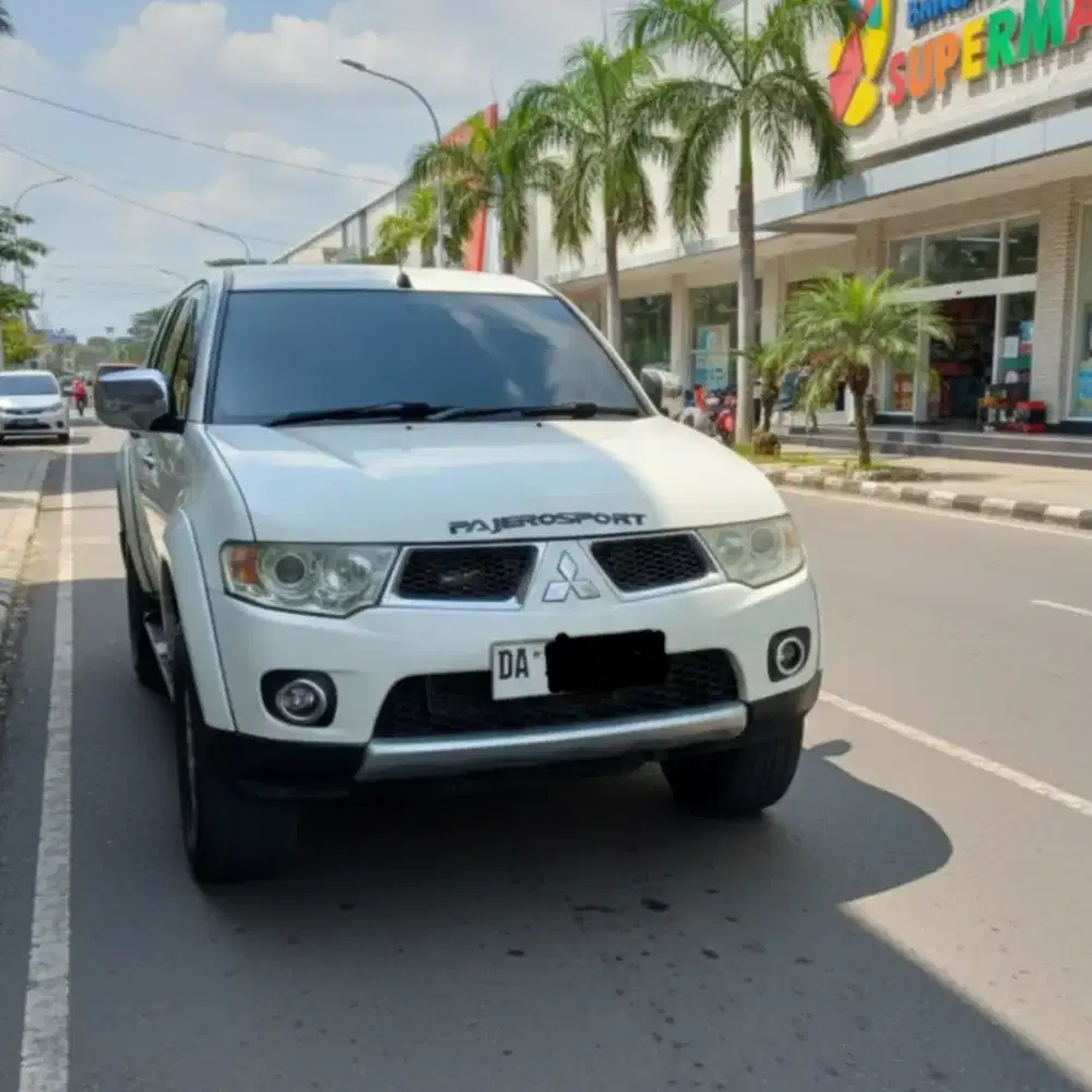 Dijual cepat Mitsubishi Pajero sport Dakar 4x4 m/t