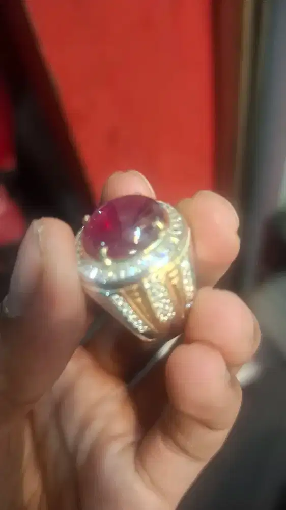 Batu Permata Ruby