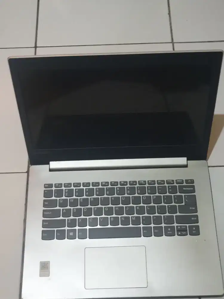 case kesing laptop Lenovo Ideapad 320/330 Fullset Silver 14inc