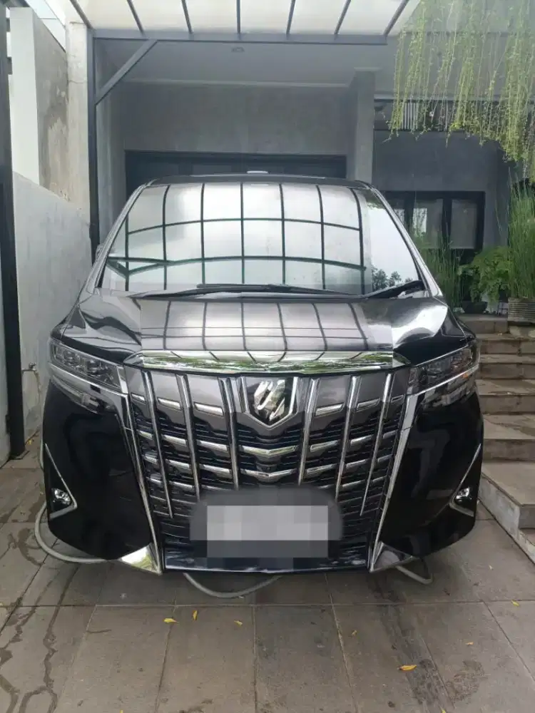 Toyota Alparhd Executive Lounge