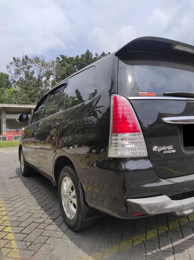 Toyota Kijang Innova 2009 Bensin