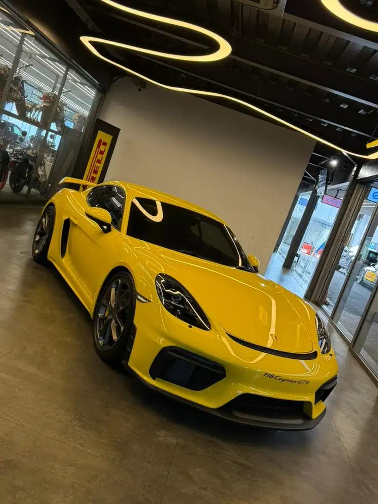 Porche 718 Cayman GT4 manual 2021