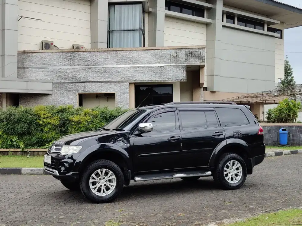 Pajero Sport Exceed 2015 AT Hitam Terawat Bandung