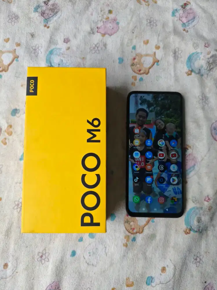 Xiaomi Poco M6 8/256 GB like new