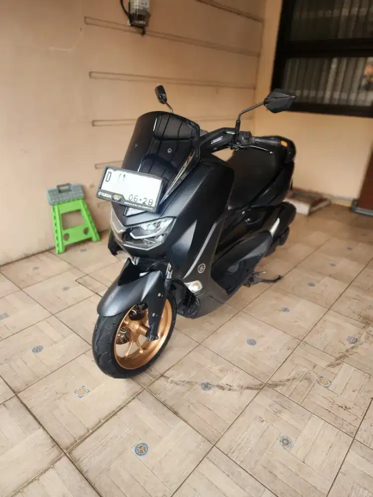 Dijual Yamaha Nmax Connected 2023 hitam doff km 21rb