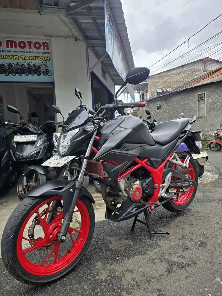 DIJUAL CASH HONDA CB 150R STREETFIRE THN 2018 PAJAK IDUP SIAP PAKAI