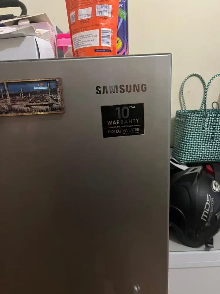 Kulkas samsung 2 pintu inverter
