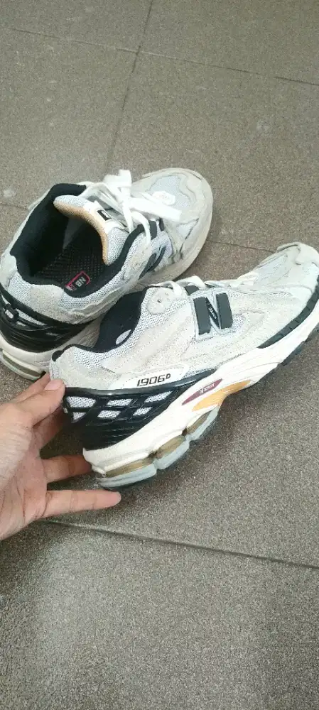 Khusus area Pekanbaru, di jual sepatu second New Balance serie 1906D