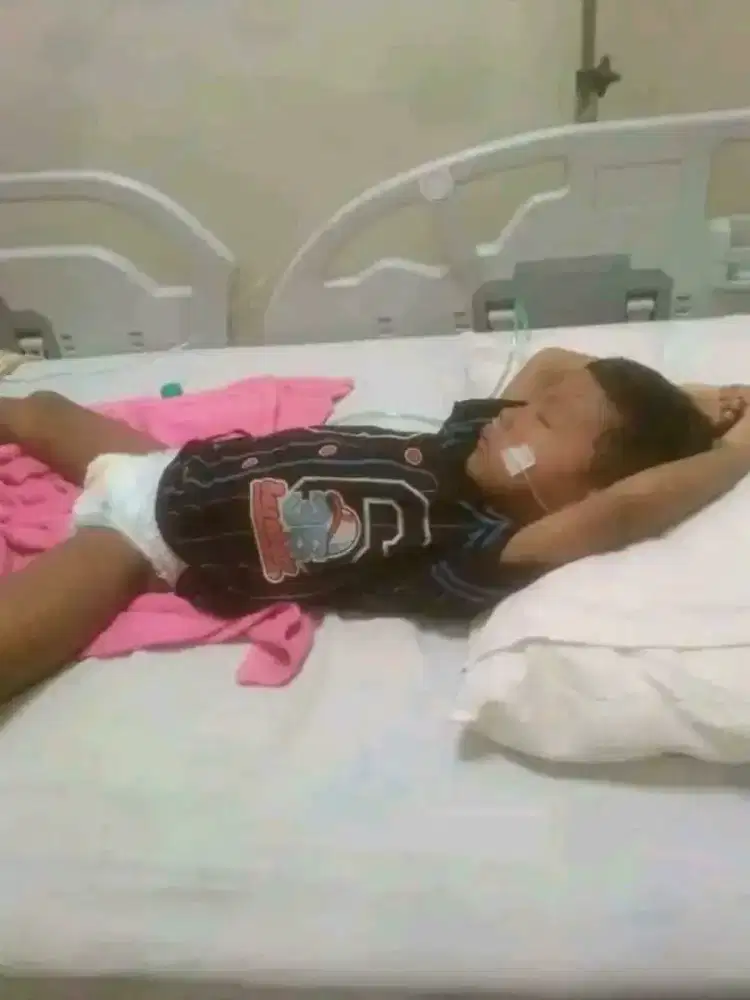 Tolong beli buat berobat annak sayaa