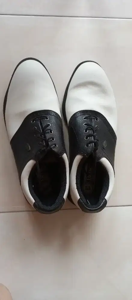 Sepatu golf pria Etonic