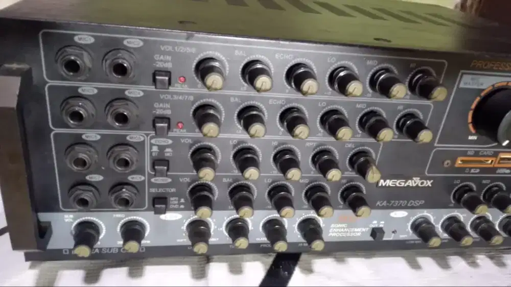 Dijual Power AMPLIFIER  MEGAVOX KA-7370 DSP