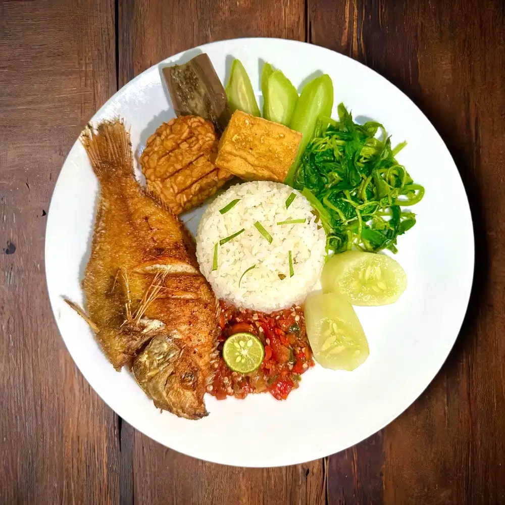 DIBUTUHKAN SEGERA CREW CLOUD KITCHEN