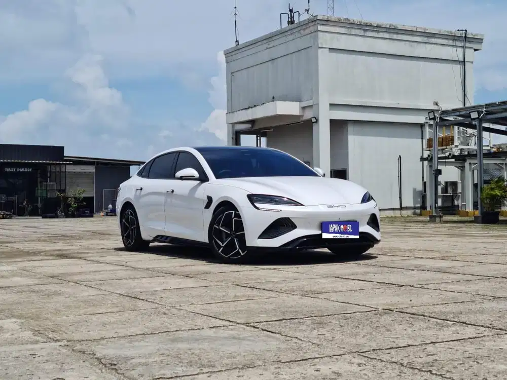 BYD Seal Performance AWD 0.0 AT 2024 Putih KM 11RB